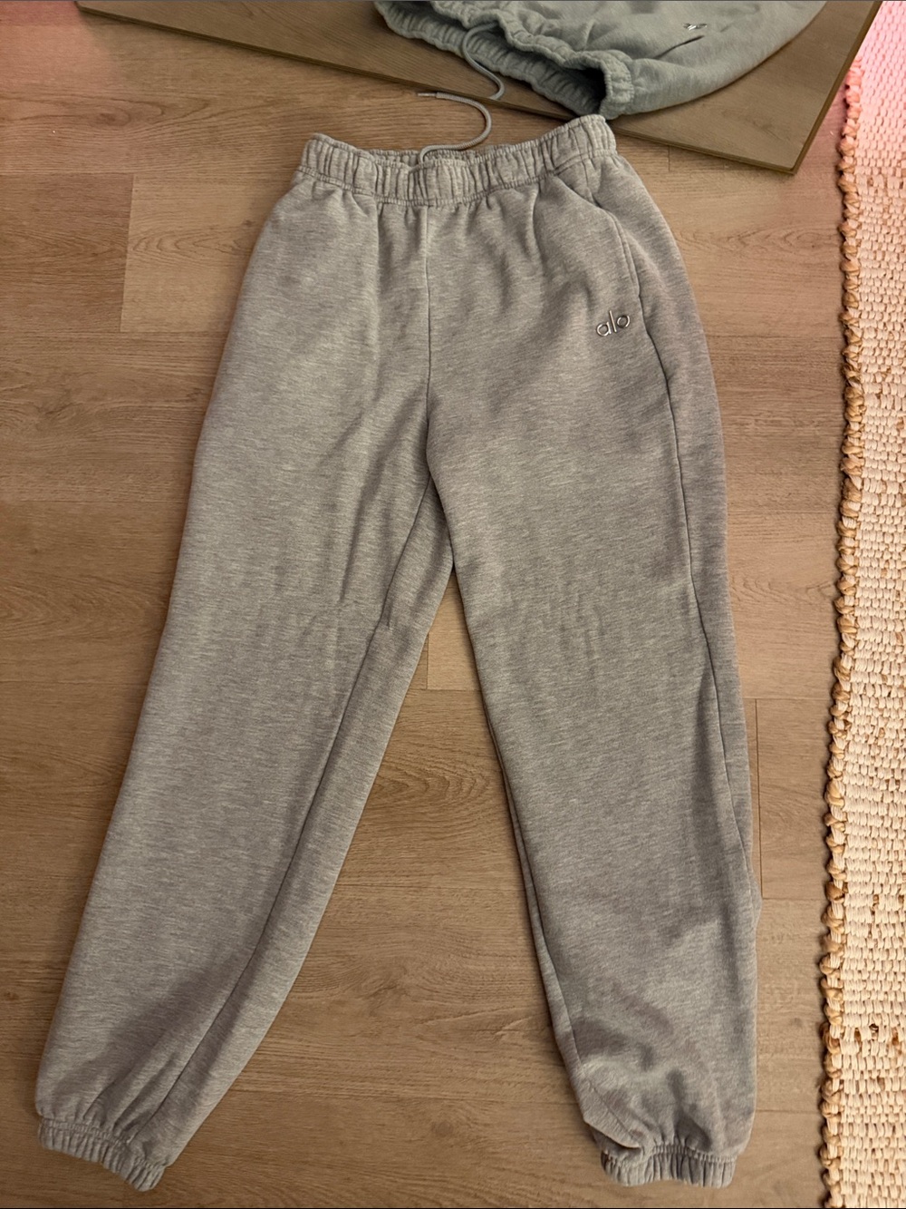 Alo Accolade Sweatpant - Athletic Heather Gray